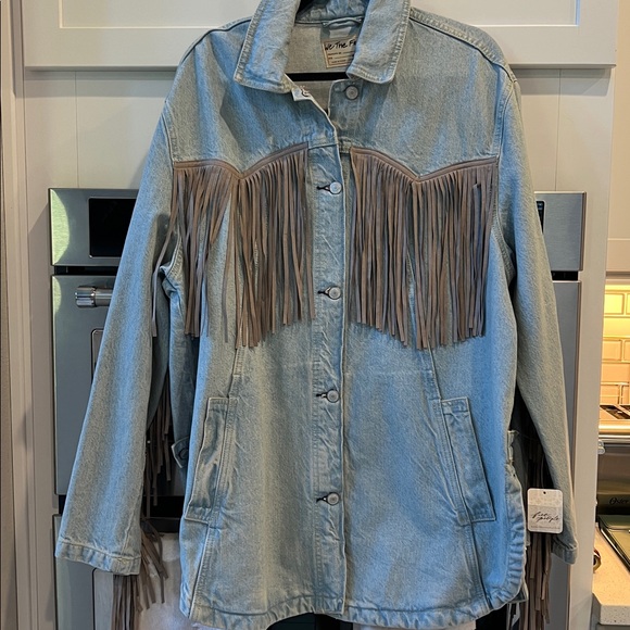 FREE PEOPLE Fringe Out Denim Jacket in Wash Medium Stone Size Medium - Picture 7 of 10